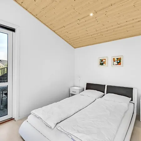 4 Bedroom Lovely In Holiday home