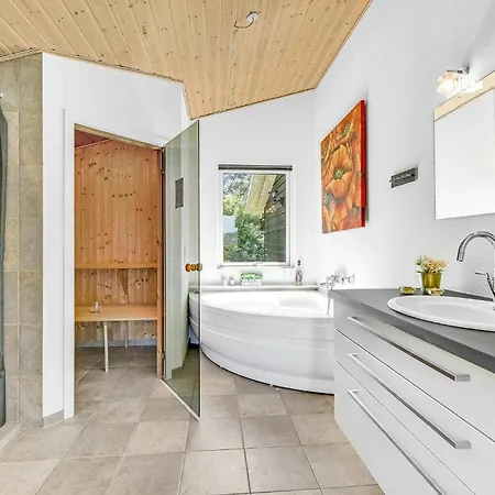Holiday home 4 Bedroom Lovely In Tarm