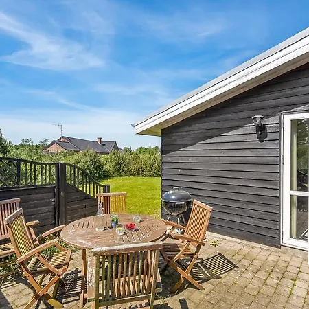 4 Bedroom Lovely In Holiday home Tarm